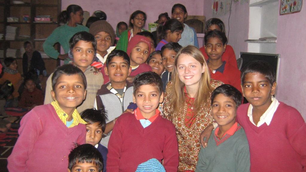 VOLUNTEER STREET CHILDREN INDIA